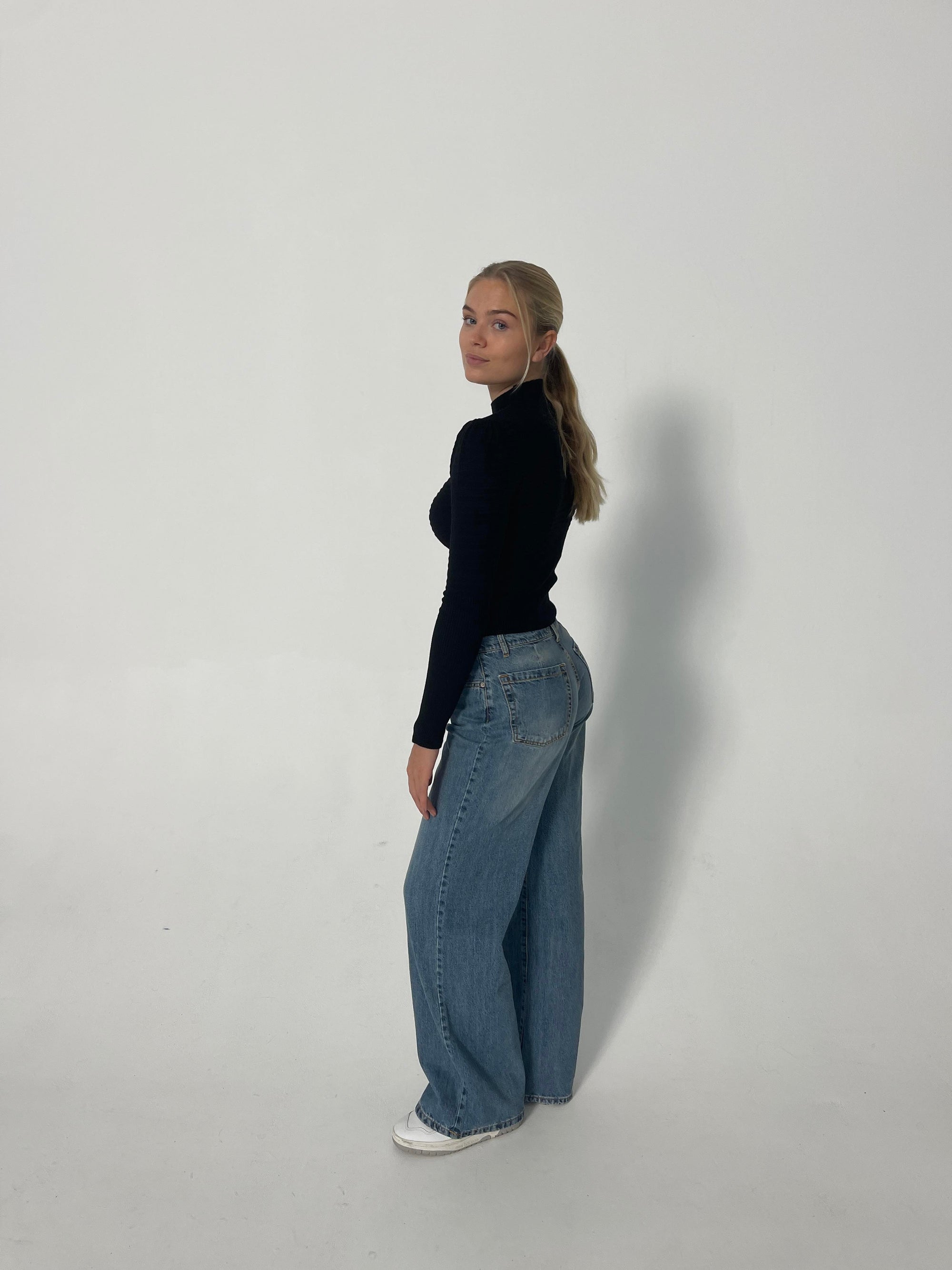 Samara Low Waisted Jeans - Eclaire