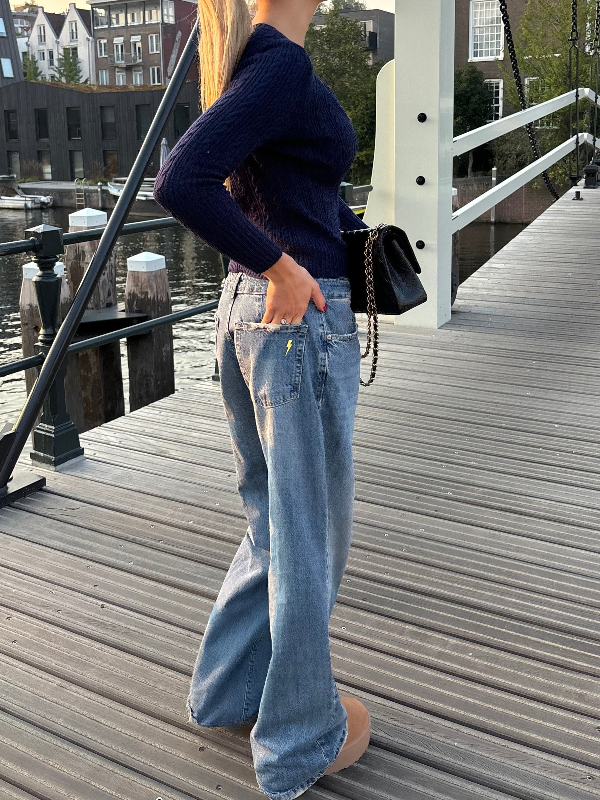 Alaia Low-Waisted Jeans with Lightning Detail - Eclaire